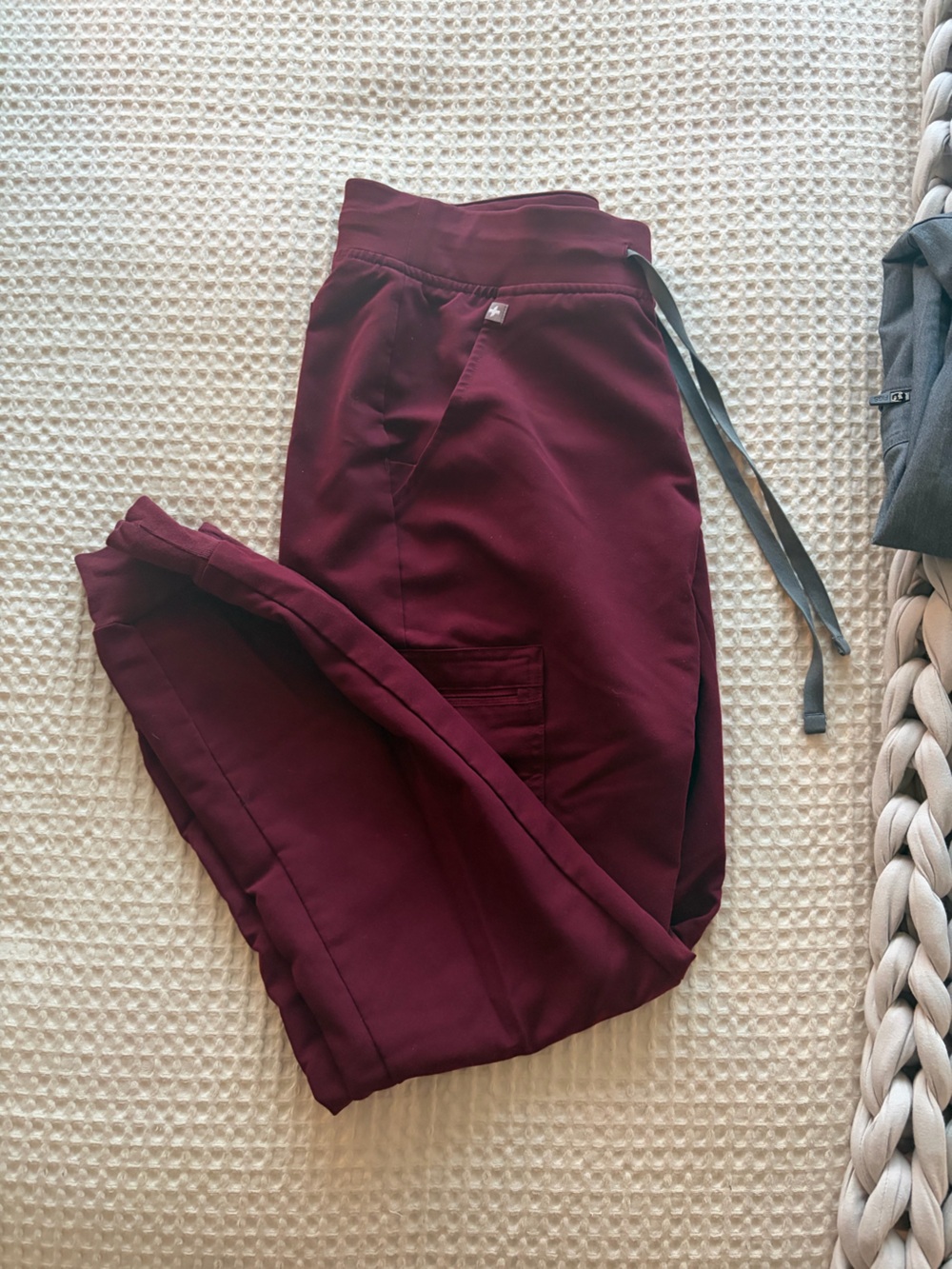 Figs Women’s Maroon Jogger Sweatpants with Drawstring